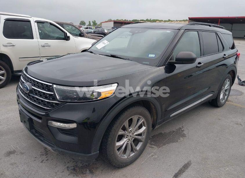 Photo 2 of 2021 Ford Explorer XLT (VIN 1FMSK7DH0MGB78737)