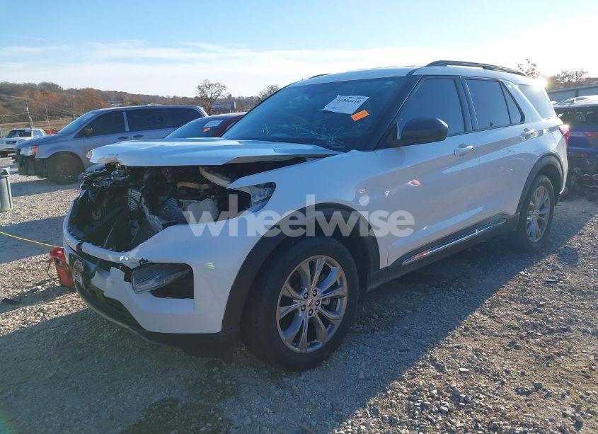 Photo 2 of 2023 Ford Explorer XLT (VIN 1FMSK7DH0PGA37896)