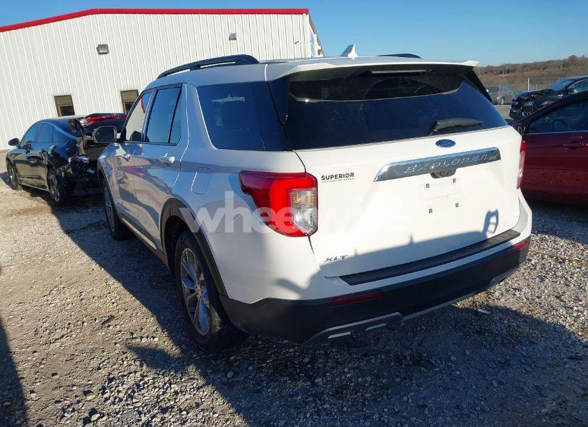 Photo 3 of 2023 Ford Explorer XLT (VIN 1FMSK7DH0PGA37896)