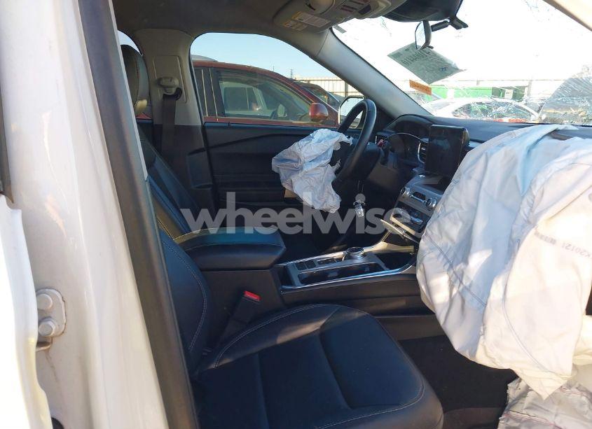 Photo 5 of 2023 Ford Explorer XLT (VIN 1FMSK7DH0PGA37896)