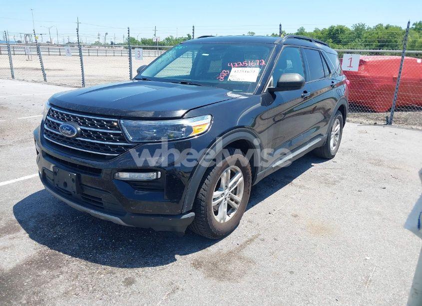 Photo 2 of 2023 Ford Explorer XLT (VIN 1FMSK7DH0PGA83874)