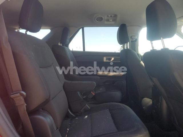 Photo 5 of 2024 FORD EXPLORER XLT (VIN 1FMSK7DH0RGA79360)