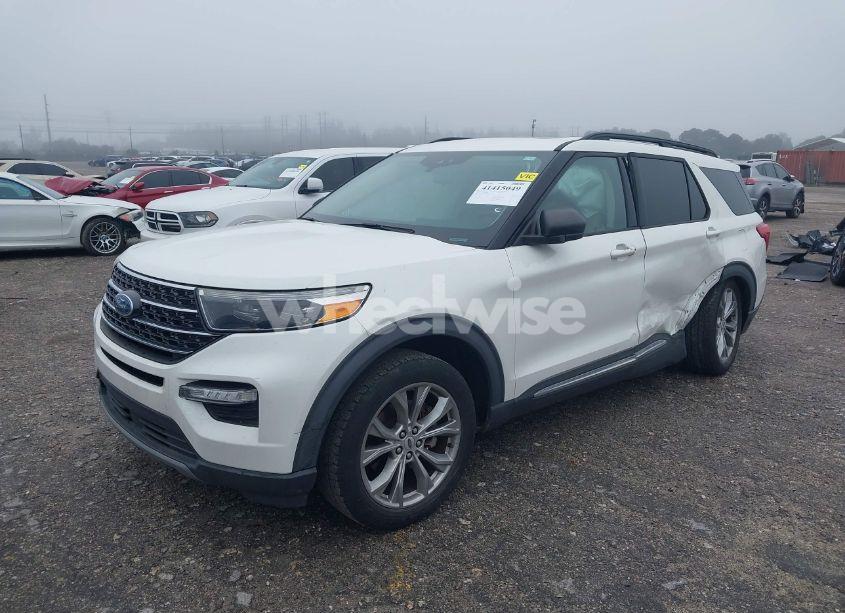 Photo 2 of 2020 Ford Explorer XLT (VIN 1FMSK7DH1LGB01597)
