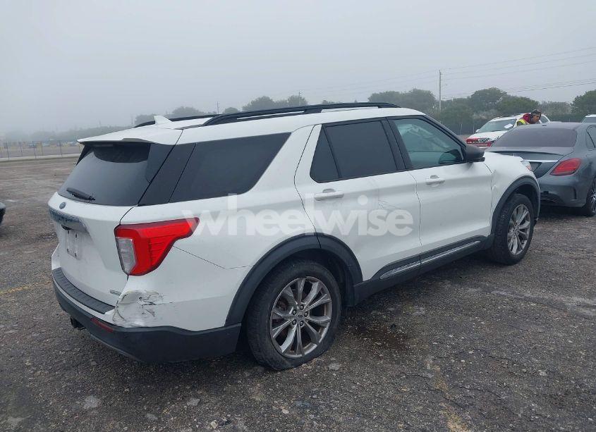 Photo 4 of 2020 Ford Explorer XLT (VIN 1FMSK7DH1LGB01597)