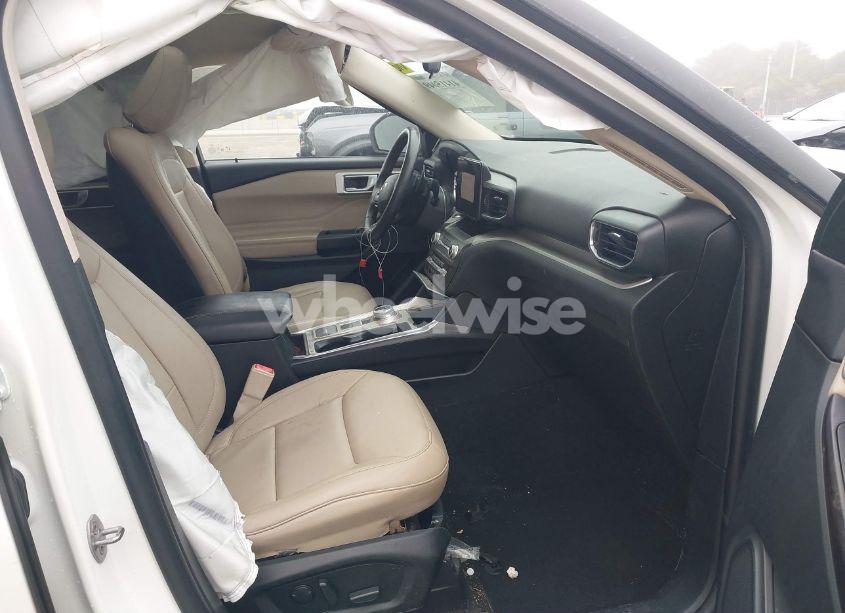 Photo 5 of 2020 Ford Explorer XLT (VIN 1FMSK7DH1LGB01597)