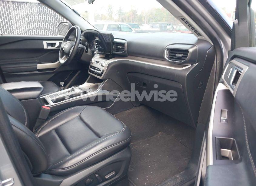 Photo 5 of 2020 Ford Explorer XLT (VIN 1FMSK7DH1LGC96178)