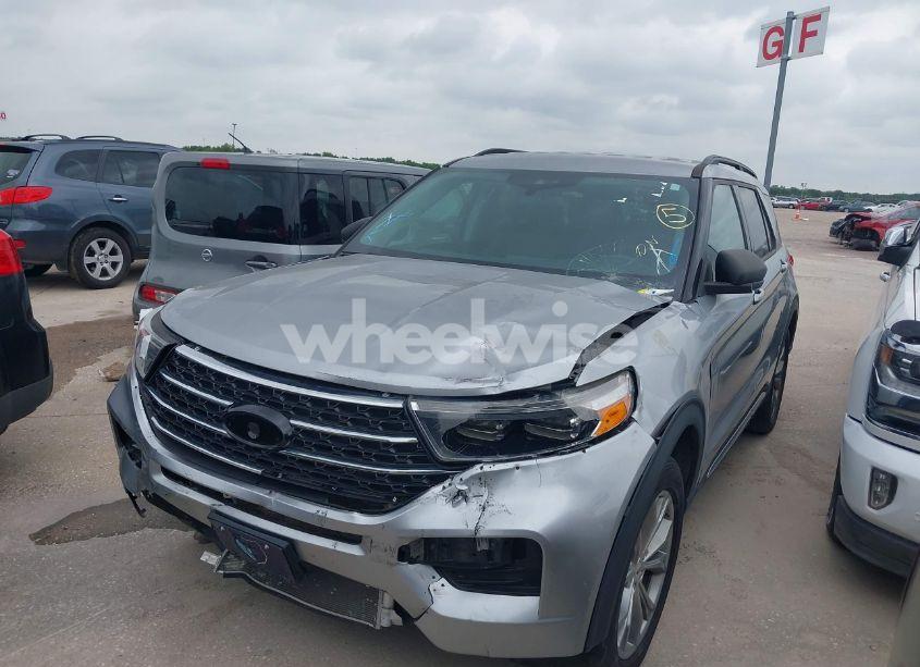 Photo 2 of 2021 Ford Explorer XLT (VIN 1FMSK7DH1MGC16346)