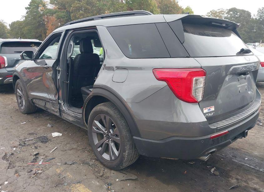 Photo 3 of 2023 Ford Explorer XLT (VIN 1FMSK7DH1PGB33536)