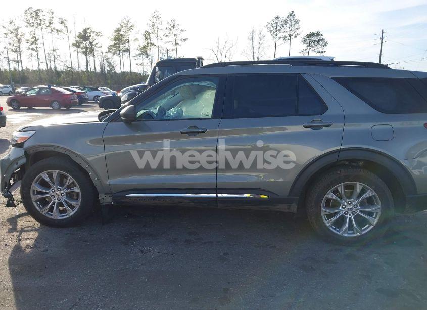 Photo 14 of 2020 Ford Explorer XLT (VIN 1FMSK7DH2LGB01754)