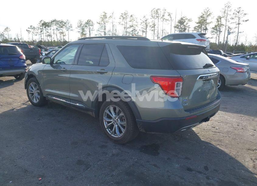 Photo 3 of 2020 Ford Explorer XLT (VIN 1FMSK7DH2LGB01754)