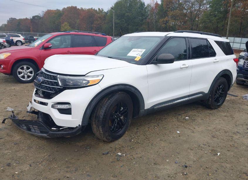 Photo 2 of 2020 Ford Explorer XLT (VIN 1FMSK7DH2LGB71240)