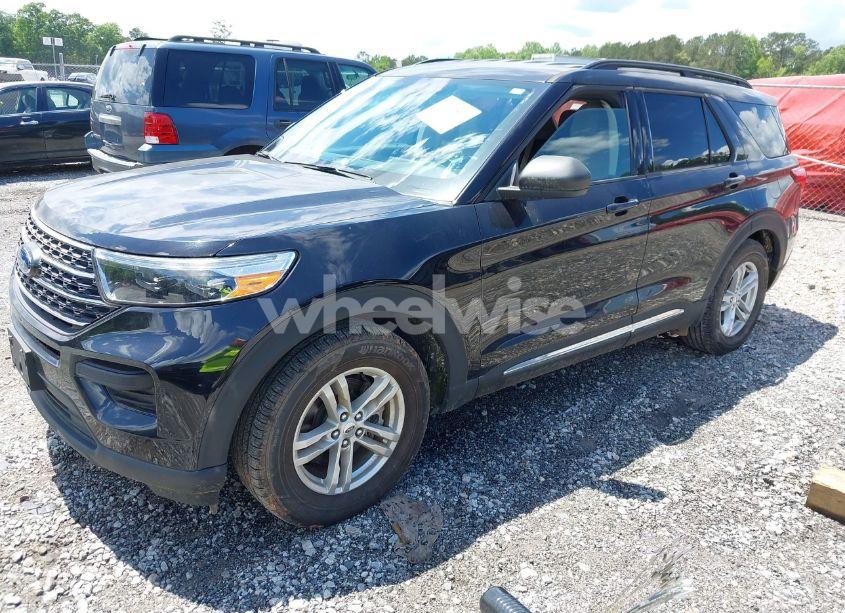 Photo 2 of 2022 Ford Explorer XLT (VIN 1FMSK7DH2NGA60139)