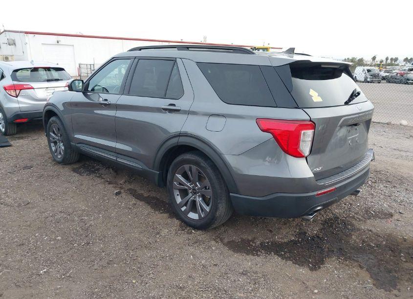 Photo 3 of 2022 Ford Explorer XLT (VIN 1FMSK7DH2NGA74106)