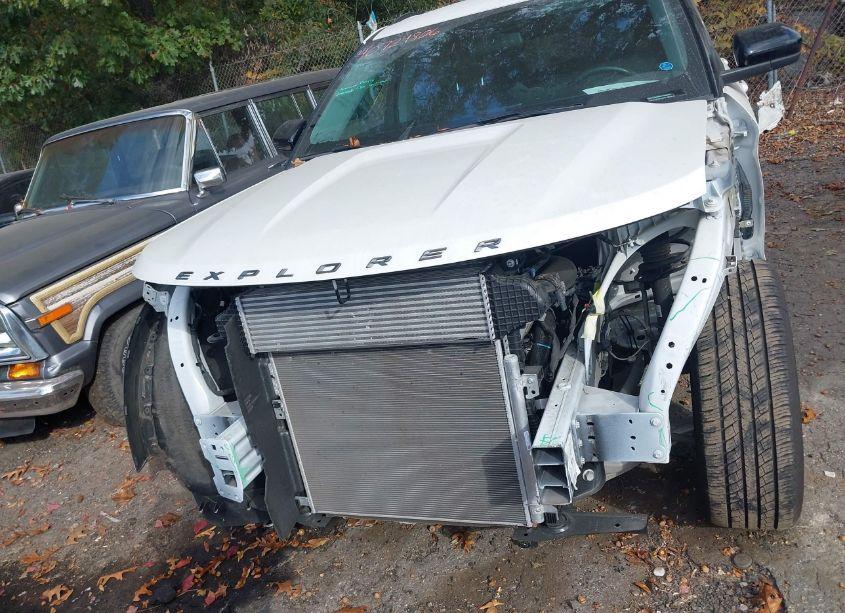 Photo 6 of 2022 Ford Explorer XLT (VIN 1FMSK7DH2NGC50281)