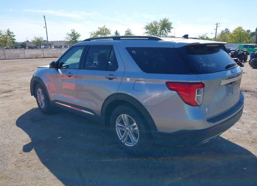 Photo 3 of 2023 Ford Explorer XLT (VIN 1FMSK7DH2PGB17958)