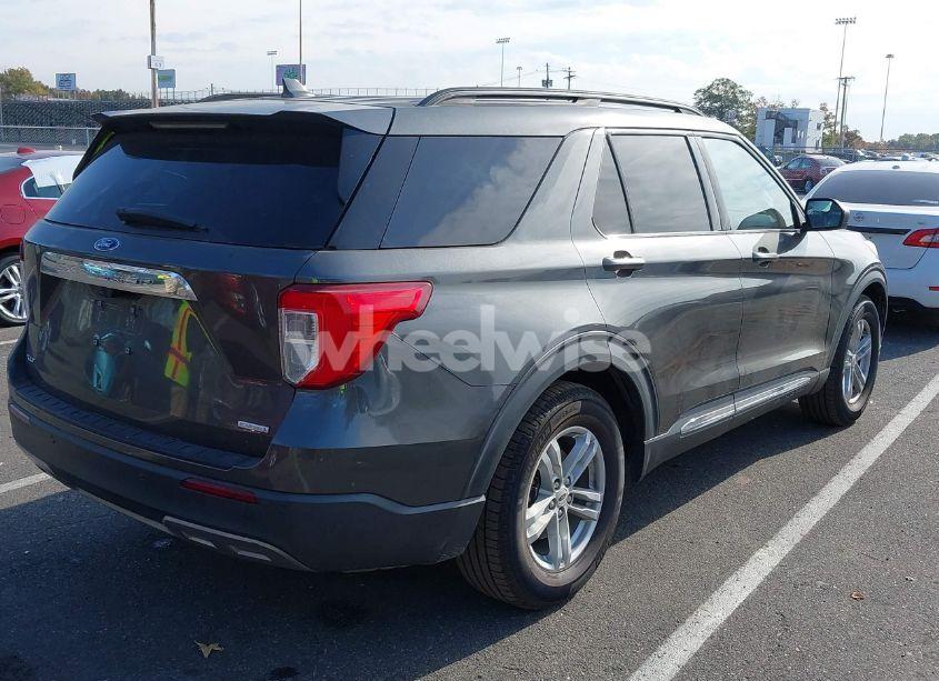 Photo 4 of 2020 Ford Explorer XLT (VIN 1FMSK7DH3LGA32962)