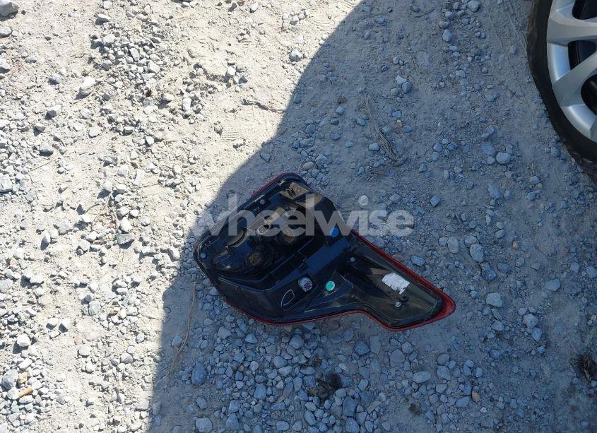 Photo 12 of 2020 Ford Explorer XLT (VIN 1FMSK7DH3LGC85862)