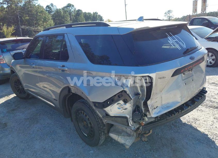 Photo 3 of 2020 Ford Explorer XLT (VIN 1FMSK7DH3LGC85862)