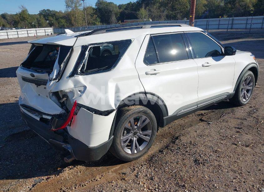 Photo 4 of 2022 Ford Explorer XLT (VIN 1FMSK7DH3NGA09295)