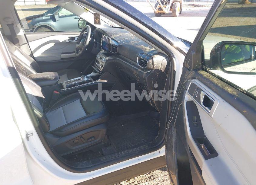 Photo 5 of 2022 Ford Explorer XLT (VIN 1FMSK7DH3NGA09295)