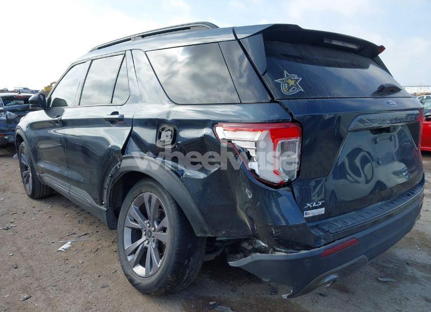 Photo 3 of 2022 Ford Explorer XLT (VIN 1FMSK7DH3NGA14352)