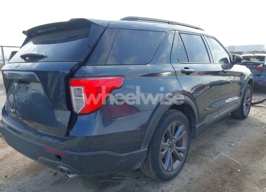 Photo 4 of 2022 Ford Explorer XLT (VIN 1FMSK7DH3NGA14352)