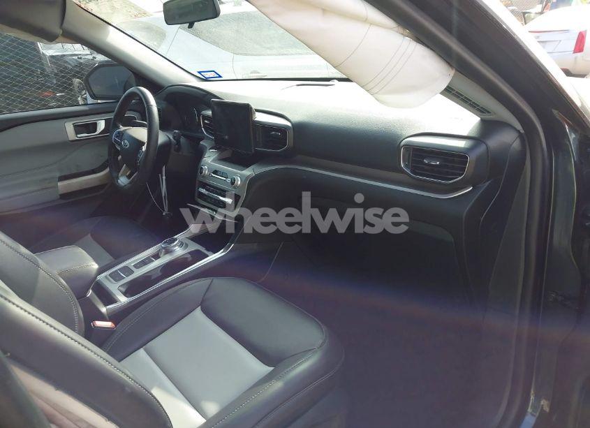 Photo 5 of 2022 Ford Explorer XLT (VIN 1FMSK7DH3NGA14352)