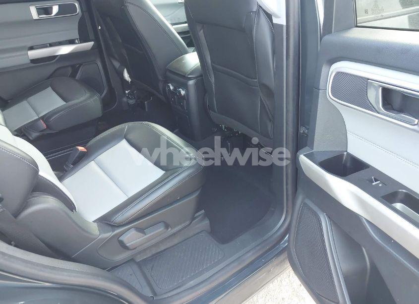 Photo 8 of 2022 Ford Explorer XLT (VIN 1FMSK7DH3NGA14352)