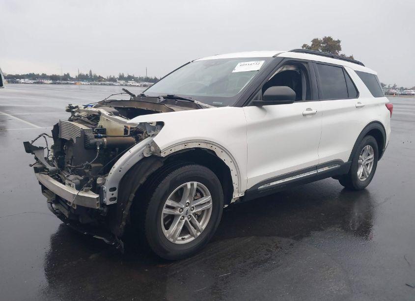 Photo 2 of 2022 Ford Explorer XLT (VIN 1FMSK7DH3NGA15694)