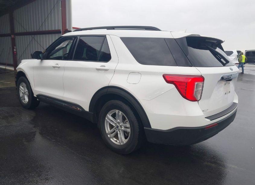 Photo 3 of 2022 Ford Explorer XLT (VIN 1FMSK7DH3NGA15694)