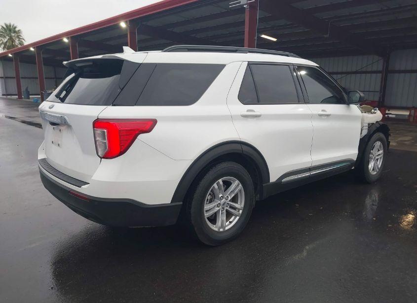 Photo 4 of 2022 Ford Explorer XLT (VIN 1FMSK7DH3NGA15694)