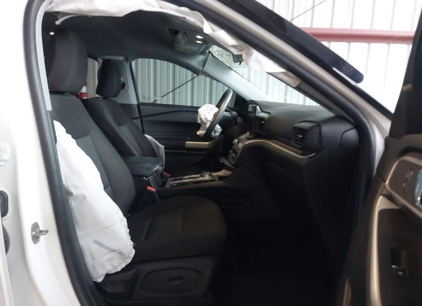 Photo 5 of 2022 Ford Explorer XLT (VIN 1FMSK7DH3NGA15694)
