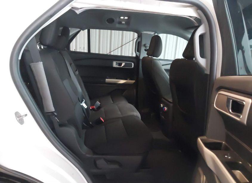Photo 8 of 2022 Ford Explorer XLT (VIN 1FMSK7DH3NGA15694)