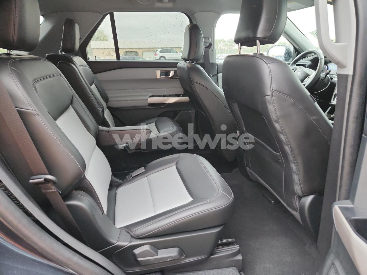 Photo 11 of 2023 FORD EXPLORER XLT (VIN 1FMSK7DH3PGB07858)