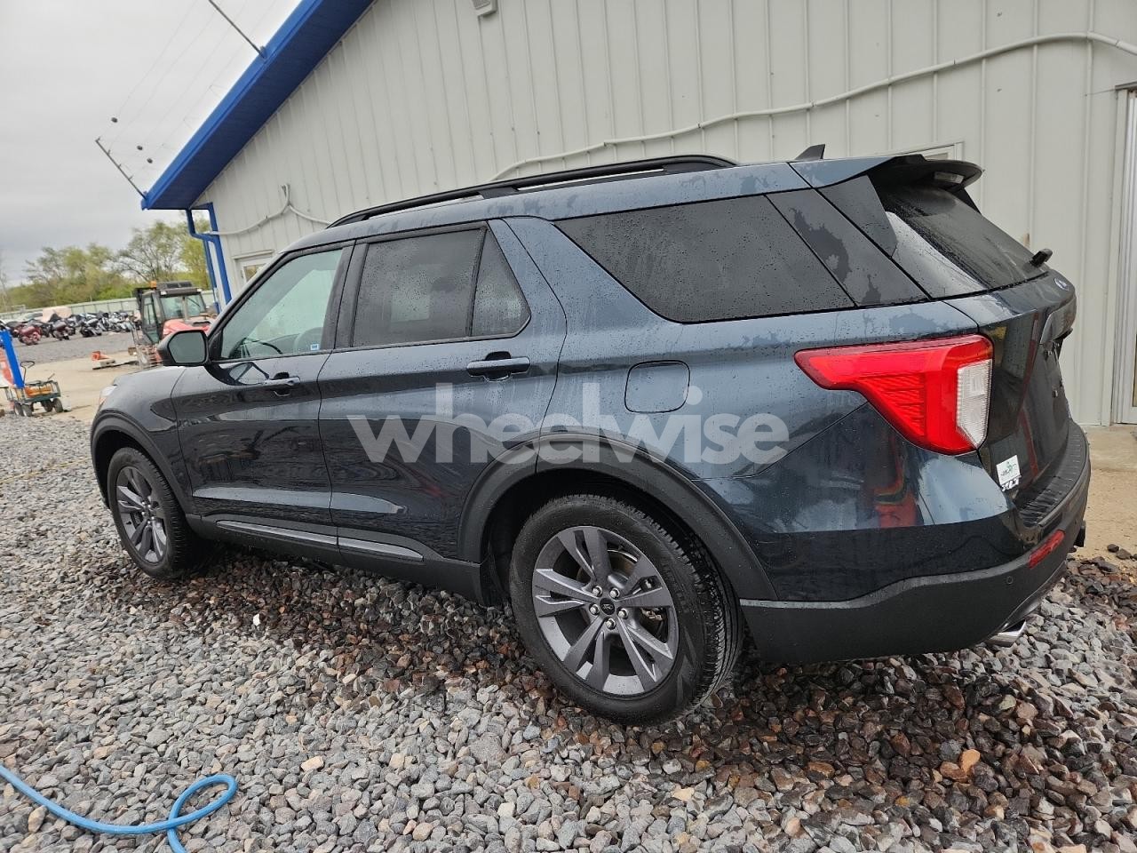 Photo 2 of 2023 FORD EXPLORER XLT (VIN 1FMSK7DH3PGB07858)
