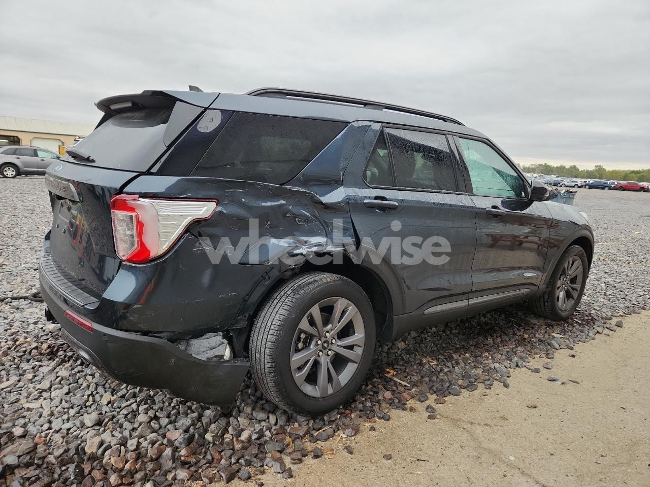 Photo 3 of 2023 FORD EXPLORER XLT (VIN 1FMSK7DH3PGB07858)