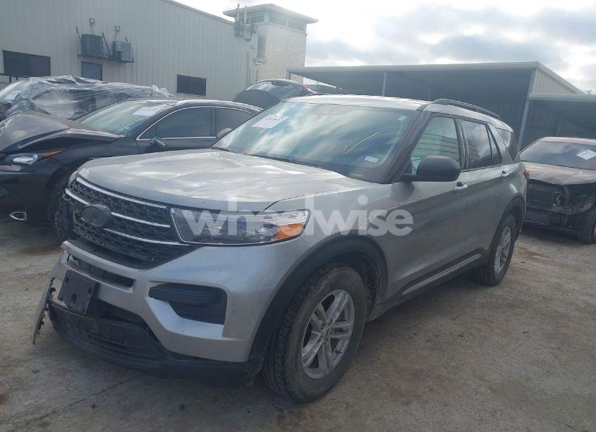Photo 2 of 2023 Ford Explorer XLT (VIN 1FMSK7DH3PGC39101)