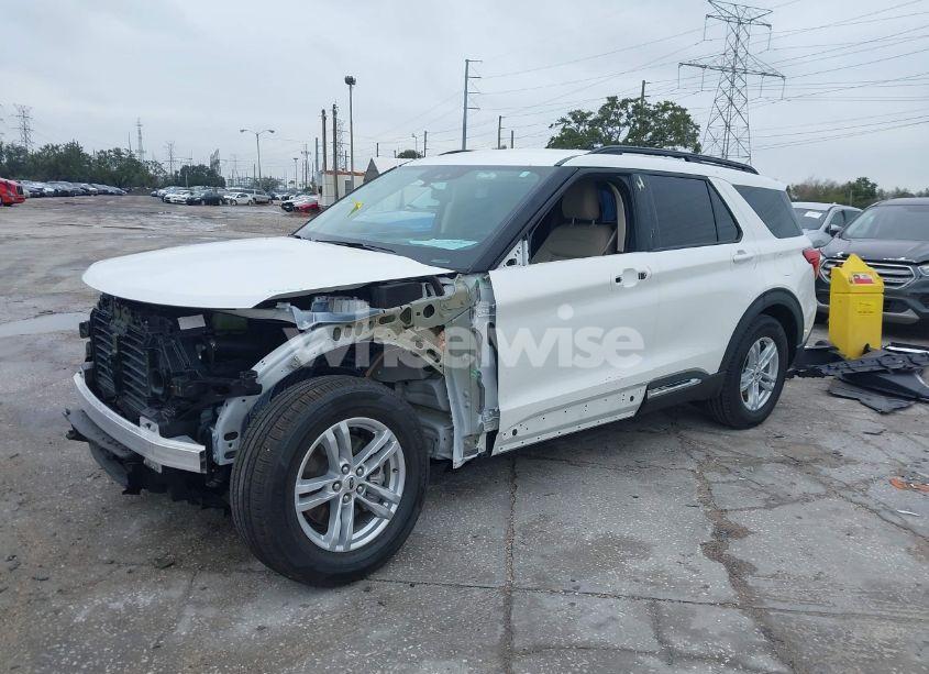 Photo 2 of 2024 Ford Explorer XLT (VIN 1FMSK7DH3RGA54257)