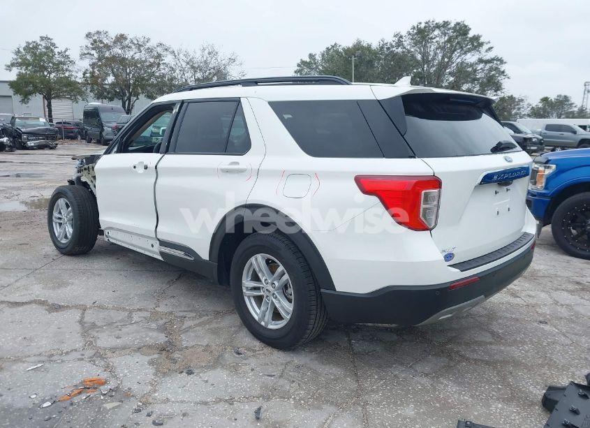 Photo 3 of 2024 Ford Explorer XLT (VIN 1FMSK7DH3RGA54257)