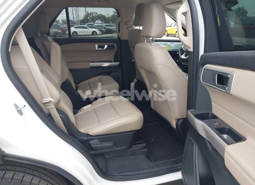 Photo 8 of 2024 Ford Explorer XLT (VIN 1FMSK7DH3RGA54257)
