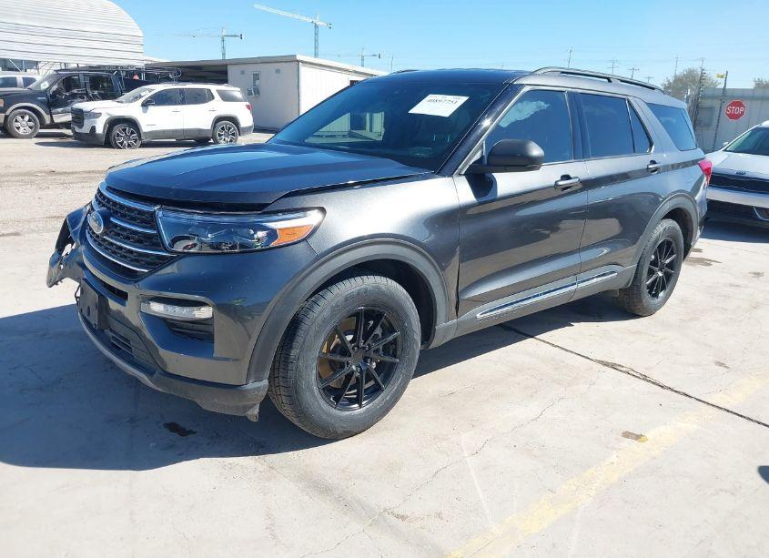 Photo 2 of 2020 Ford Explorer XLT (VIN 1FMSK7DH4LGB34917)