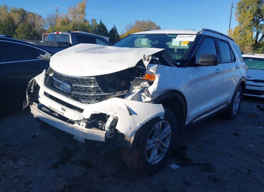 Photo 2 of 2021 Ford Explorer XLT (VIN 1FMSK7DH4MGC51205)