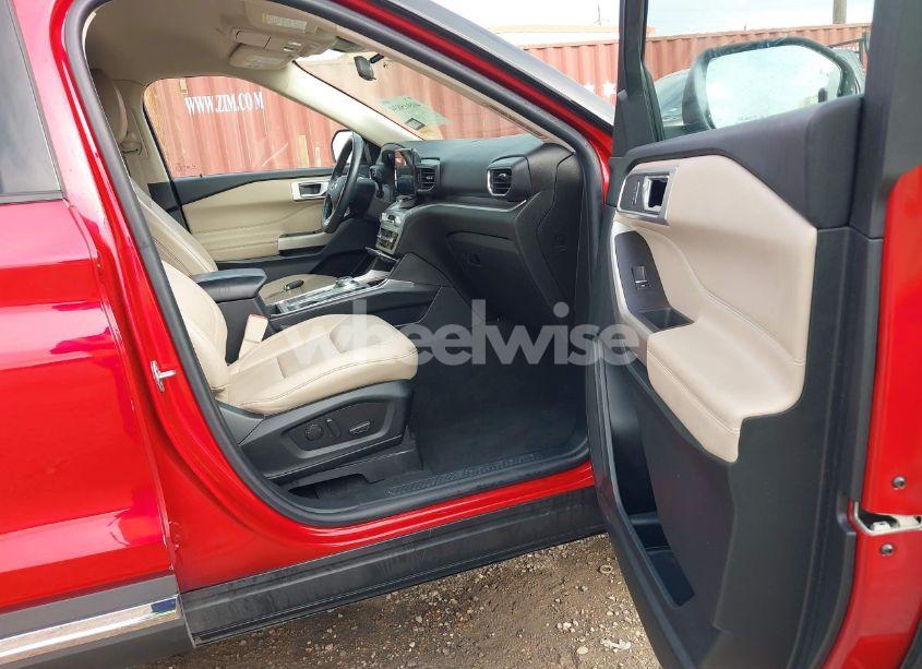 Photo 5 of 2022 Ford Explorer XLT (VIN 1FMSK7DH4NGB04254)