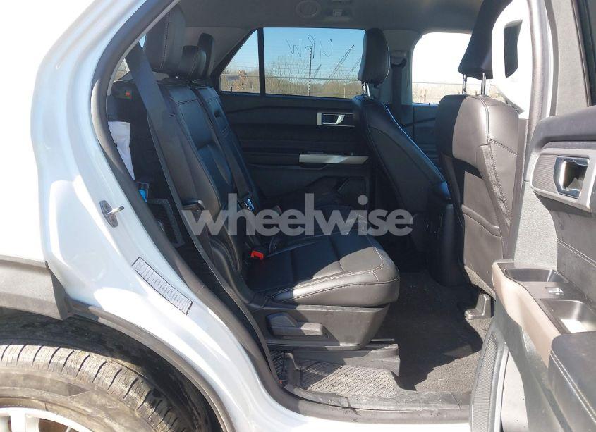 Photo 8 of 2023 Ford Explorer XLT (VIN 1FMSK7DH4PGB16956)