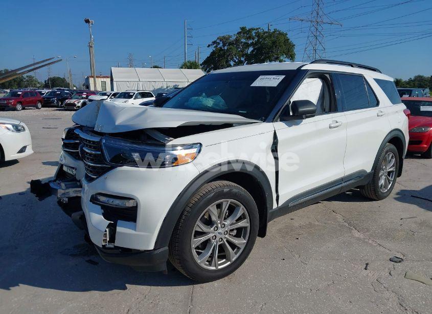 Photo 2 of 2023 Ford Explorer XLT (VIN 1FMSK7DH4PGB32932)