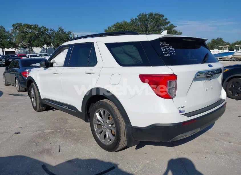 Photo 3 of 2023 Ford Explorer XLT (VIN 1FMSK7DH4PGB32932)