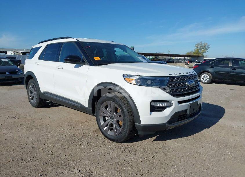 2023 Ford Explorer XLT (VIN 1FMSK7DH4PGC34747) main photo