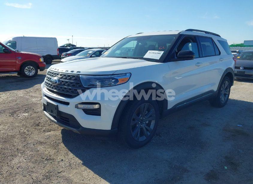 Photo 2 of 2023 Ford Explorer XLT (VIN 1FMSK7DH4PGC34747)