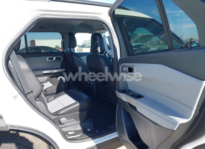 Photo 8 of 2023 Ford Explorer XLT (VIN 1FMSK7DH4PGC34747)