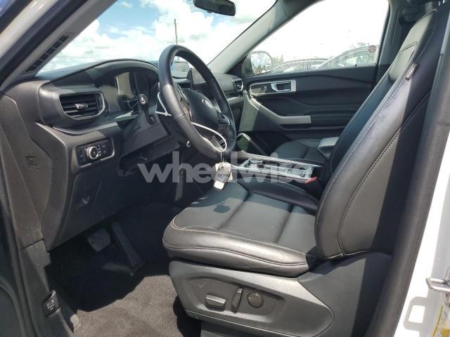 Photo 5 of 2024 FORD EXPLORER XLT (VIN 1FMSK7DH4RGA28864)